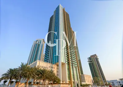 تصميم مميز | مطبخ مفتوح | إطلالة بحرية جزئية رائعة | شاغرة