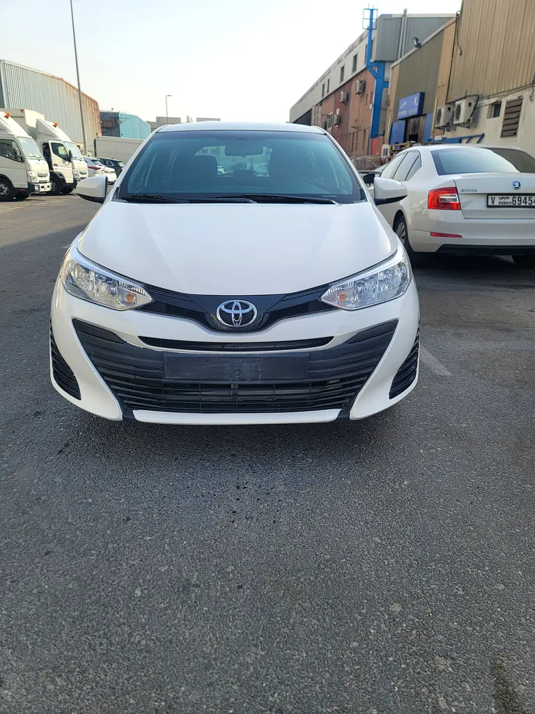 Toyota Yaris 2019 — photo 1 of 20