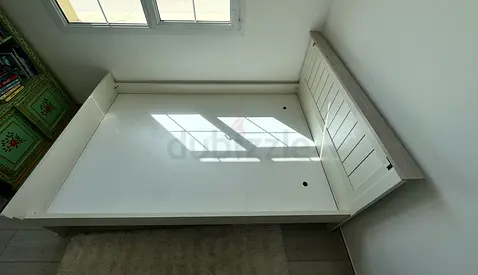 Single bed for sale