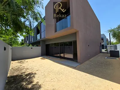 Corner Unit || All Masters || First Tenant