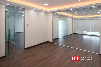 Unfurnished | Near the Metro Station | Spacious