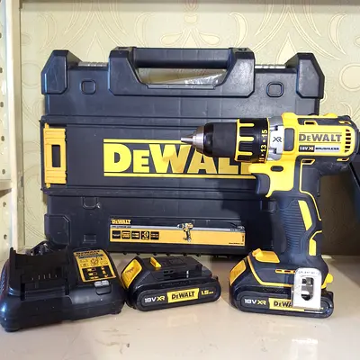 DEWALT DCD790 Cordless Drill-Driver 18v BRUSHLESS