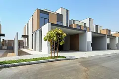 ON POOL AND PARK| SINGLE ROW | BIG PLOT