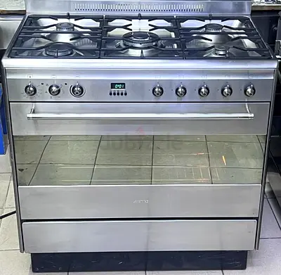 Smeg top gass oven electric cooking range 90/60- Good Working Condition