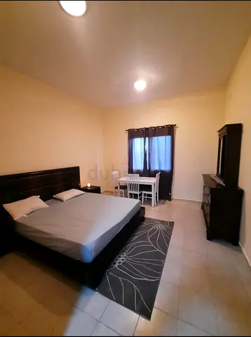 Master Bedroom for Rent – Ideal for Girls or Couples