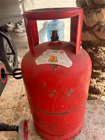 Gas cylinder