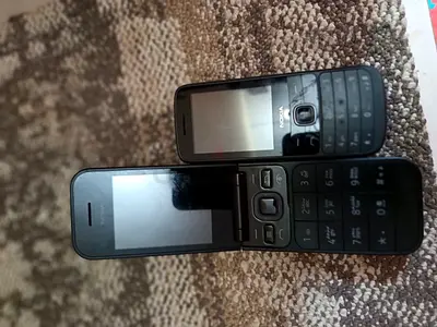 Bundle of 2 old Nokia feature phones - working condition