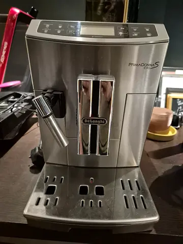 DeLonghi Automatic Espresso/Coffee Machine - Good Condition