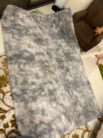Soft Grey Shaggy Area Rug - Plush Faux Fur Carpet