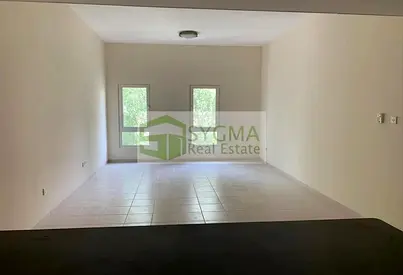 Spacious 2 Bedroom | with Store | Prime Location