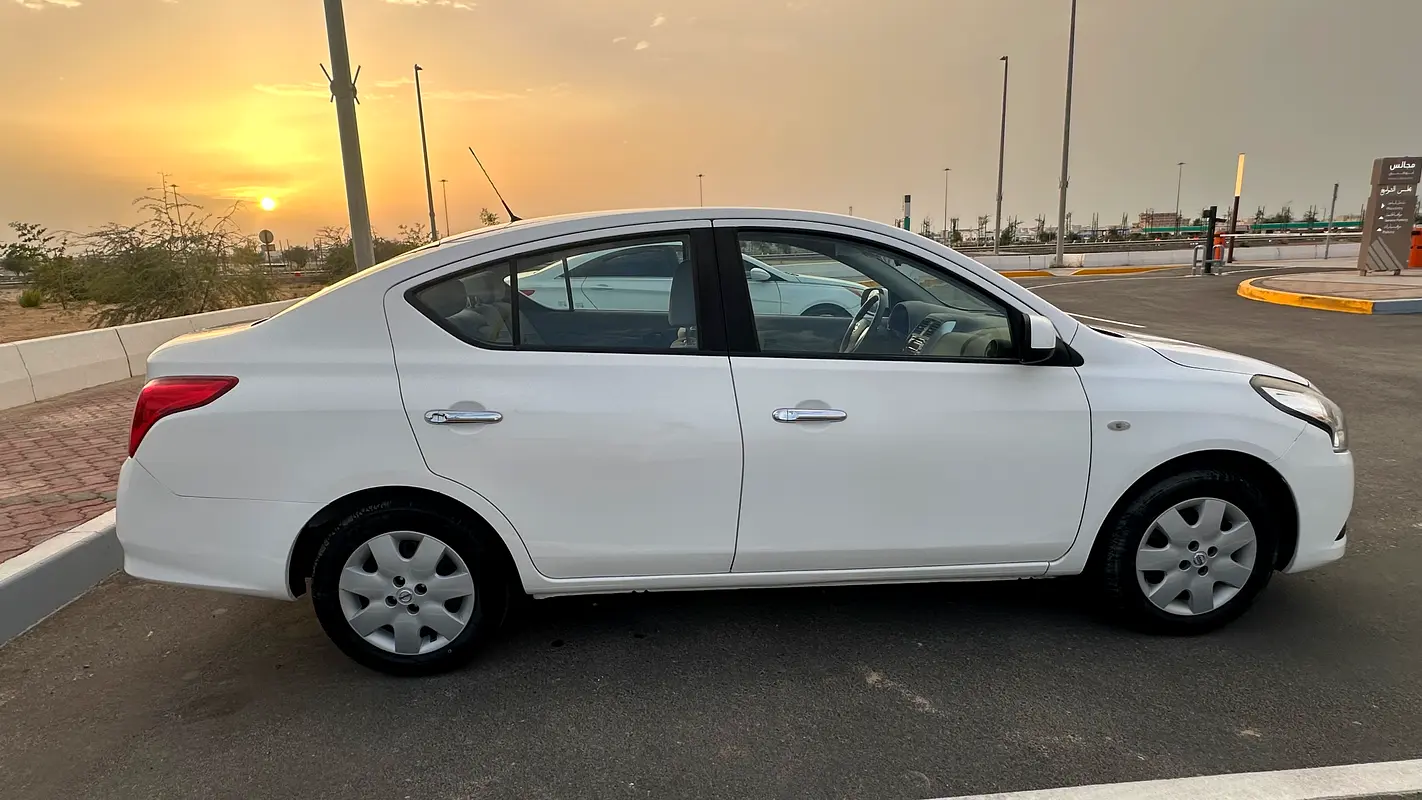 Nissan Sunny 2023 — photo 1 of 11