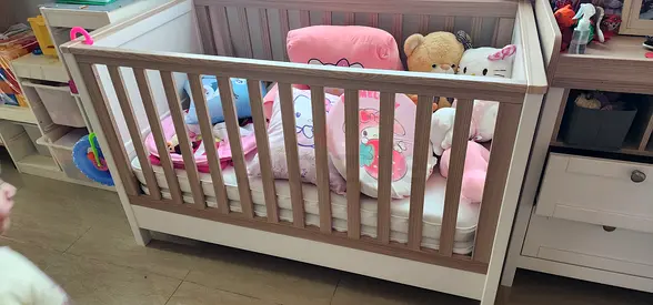 Like New Mamas and papas crib