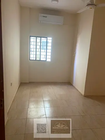 استوديو مميز في النخيل 1 – موقع هادئ وسعر اقتصادي مطبخ منفصل