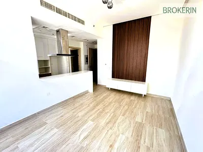Amazing Deal | Bright & Airy Space | Prime Area