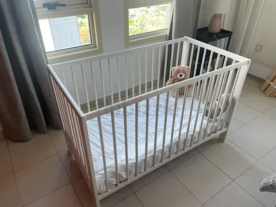 Baby Crib including mattress - Good Condition