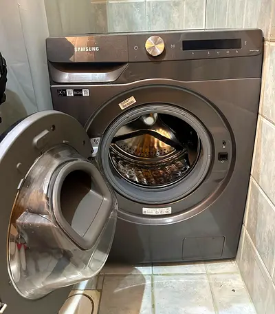 Samsung washing machine 9 kg like new condition new model wifi door in door