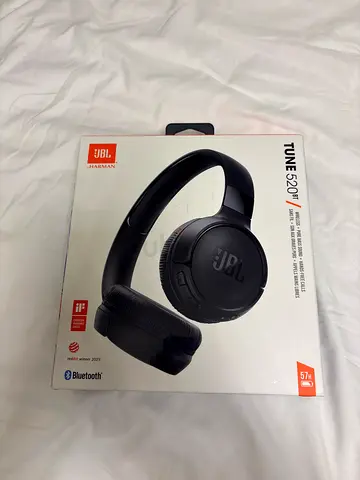 JBL Tune 520BT Wireless On-Ear Bluetooth Headphones - Black with original box