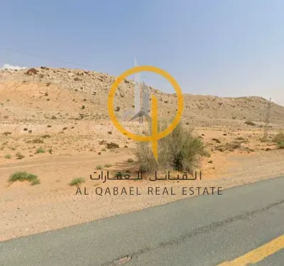 للبيع أرض صناعية في القاسمية الصناعية 4 – المدام الشارقة | موقع مميز وتصريح مستودعات