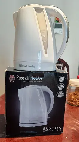 RUSSSELL HOBBS KETTLE WHITE 1.6 LTR