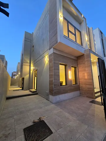 Villa for Rent in Al Helio 2 | 4 Bedrooms + Majlis and Living Room | Rooftop + Large Parking | Prime Location