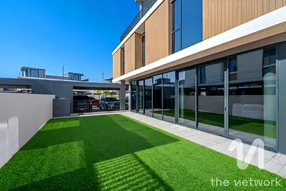 Exclusive I Landscaped Garden I Next to souk