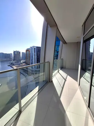 DIRECT FROM LANDLORD- ONE BEDROOM PLUS STUDY FOR RENT- FULL CANAL VIEW - KITCHEN EQUIPPED- NO COMMISSION