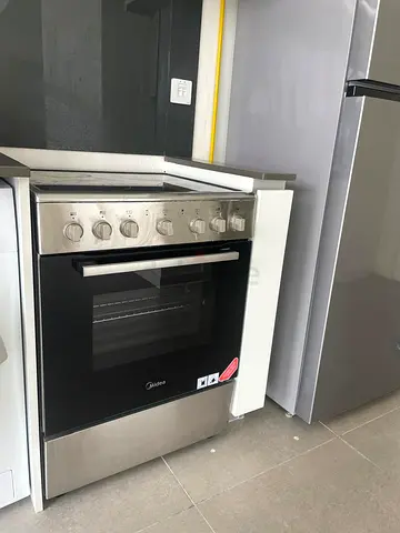 Midea Stainless Steel Freestanding Oven with Electric Burners - Light Use
