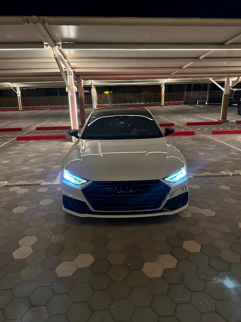 Audi A7 2020 — photo 1 of 8