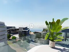 Partial sea view. Maids and study room. High floor