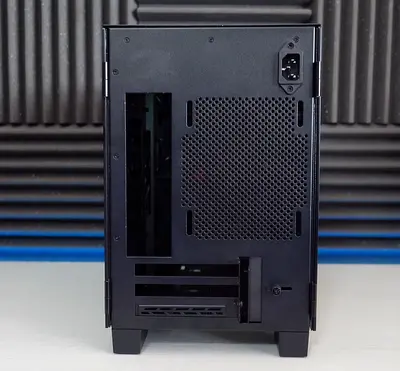 Razer Tomahawk Mini-ITX Mini-ITX Gaming case