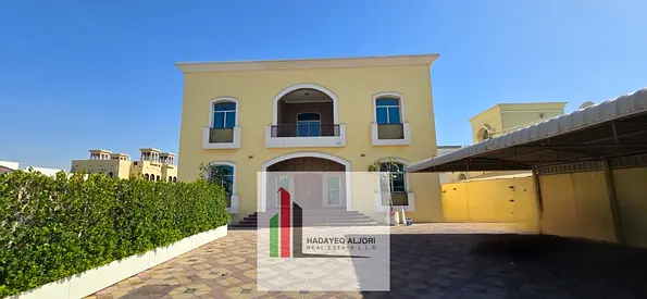 فيلا موديرن كبيرة 6 غرف ماستر للايجار في غدير الطير ( القوز 2) مع مسبح