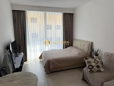 استوديو جديد | Luma 22 West | تشطيبات حديثة