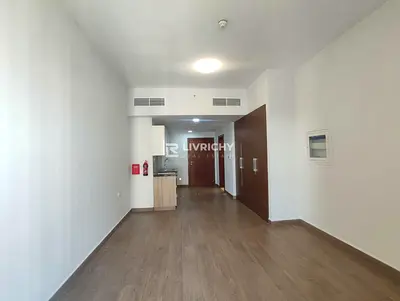 BRIGHT UNIT | EASY ACCESS | HIGH FLOOR