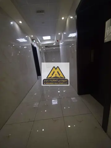 للإيجار السنوي شقة غرفة وصالة في الروضة 2 عجمان، تتميز بمساحة كبيرة جداً وتصميم مريح في موقع حيوي وقريب من جميع الخدمات، مناسبة للسكن الهادئ والمريح.