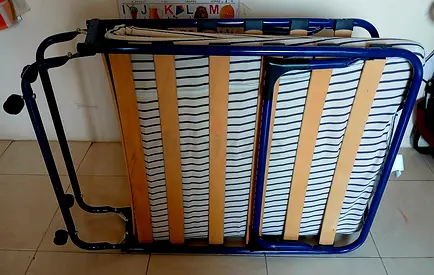 Foldable bed