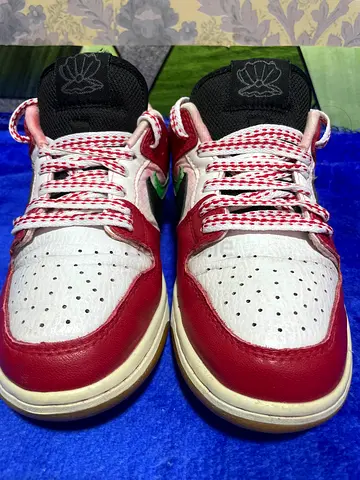 Red and white high-top sneakers, lightly used Nike Ladies Sneakers Red/White – UK 3.5 – Good Conditi