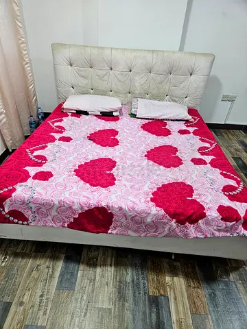 BED FOR FREE - GOOD USABLE CONDITION - CONTACT IF GENUINELY INTERESTED AND SELF COLLECTION ONLY