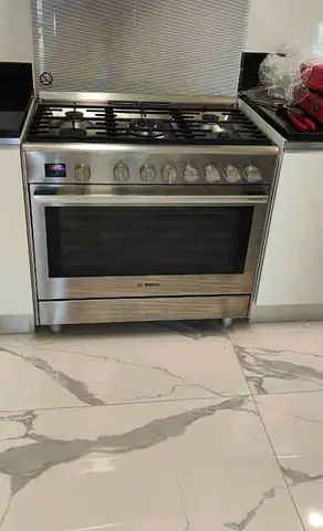 Brand BOSCH Series 8 Mo5 Burner Full Gas Cooker Range Size 90cm