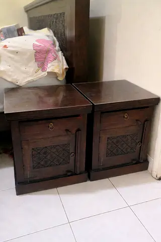 Pair of solid wood bedside table with cabinets / nightstands - dark finish