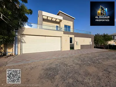 فيلا من المالك مباشر تشطيب شخصي شامل كهربه ومياه والمكيفات  شارع رئيسي قريب جميع الخدمات تملك حر لجميع الجنسيات في أرقي مناطق عجمان