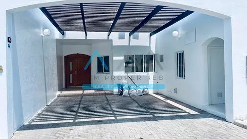 Compound Villa | Huge 4 BR | Close to Jumeirah 1