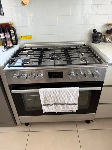 Gorenje 6 Burner Gas Hob  Convection Oven
