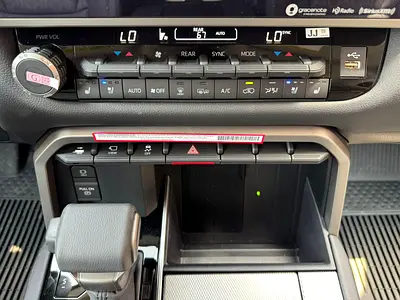 صورة 10 لـ 2024 Toyota SEQUOIA