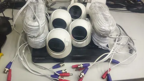 Hikvision 4 channels DVR with 4 dome cameras and 4 wires