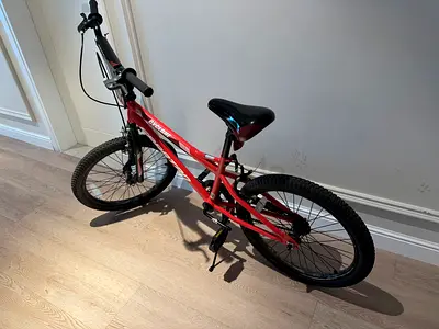 20 inch children’s Bike with optional training wheels .
