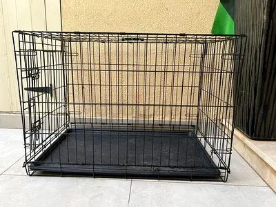 Foldable Metal Dog Crate with Removable Tray - Good Condition