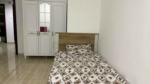 Spacious room for two executive ladies or a married couple - Close to DXB Exist  SHJ Airport