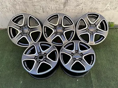 5x Original Jeep Wrangler 17” rim