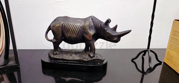 Bronze-Style Rhino Sculpture - Decorative Collectible Figurine