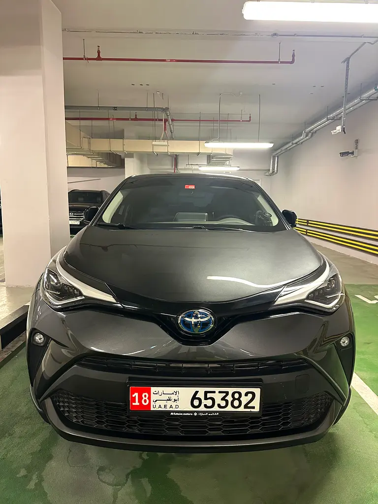 Toyota C-HR 2023 — photo 1 of 4
